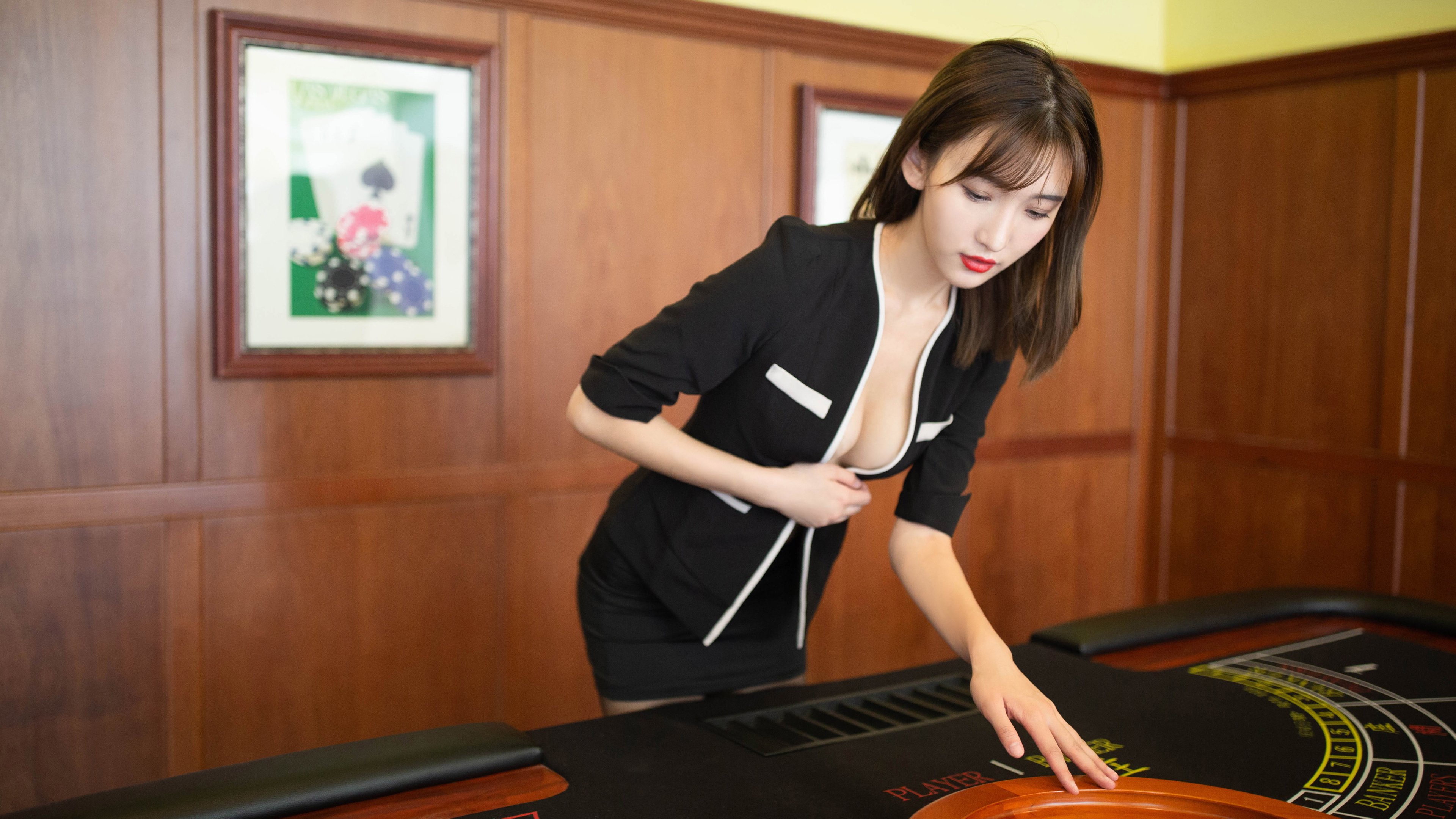 开云体育中国-刀锋出鞘！范弗利特半决赛夜刷新神迹，他用三分球重写了比赛规则