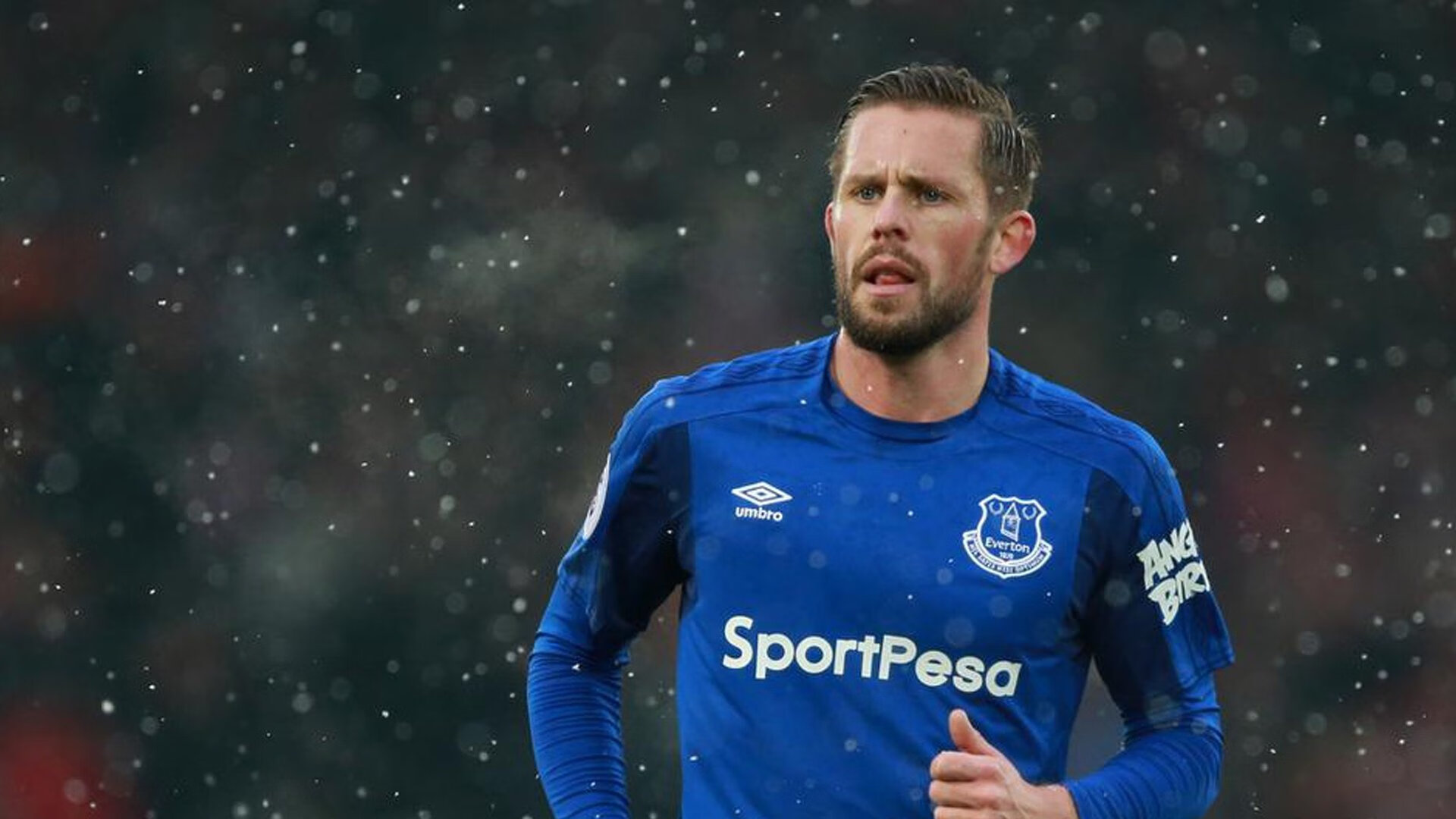 拜仁对阵三流牙买加，一场商业赛的唯一答案，是基耶萨的巨星验金石