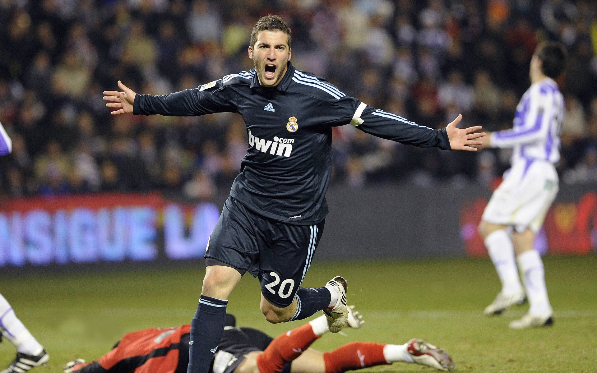 跨界天王诞生！勒沃库森用NBA的方式绝杀了毕尔巴鄂